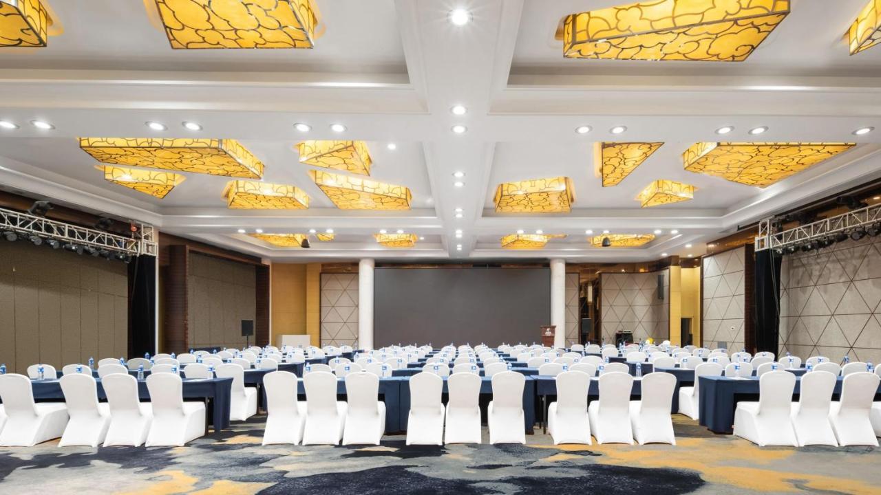 Holiday Inn Shijiazhuang Central By Ihg Dış mekan fotoğraf